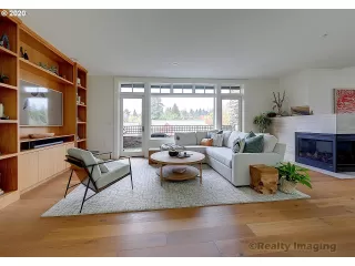 Photo #4: 20322537 Listing