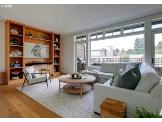 Photo #5: 20322537 Listing