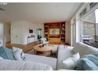 Photo #6: 20322537 Listing