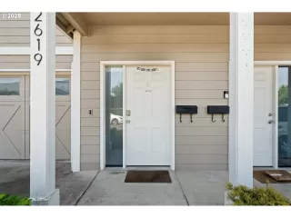 Photo #2: 203225607 Listing 