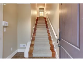 Photo #3: 20322584 Listing