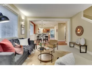 Photo #5: 20322584 Listing