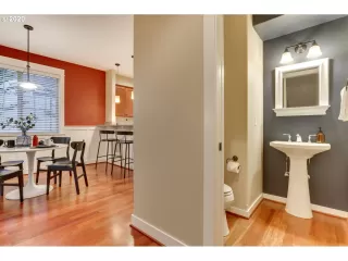 Photo #6: 20322584 Listing