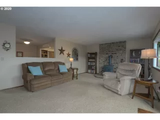 Photo #2: 20323319 Listing