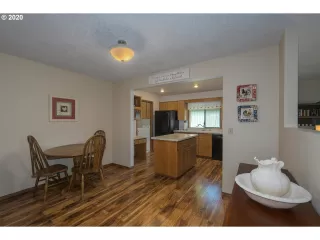 Photo #3: 20323319 Listing