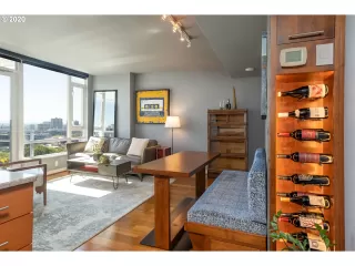 Photo #3: 20324783 Listing