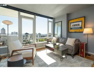 Photo #6: 20324783 Listing