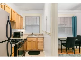 Photo #5: 20325099 Listing