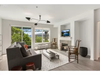 Photo #3: 20325982 Listing
