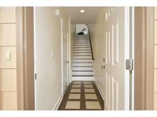 Photo #2: 20326799 Listing