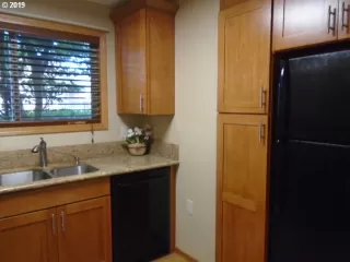 Photo #6: 20326869 Listing