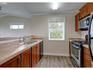 Photo #2: 20327055 Listing