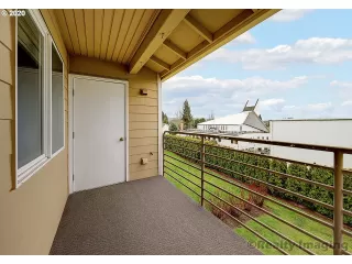 Photo #6: 20327055 Listing