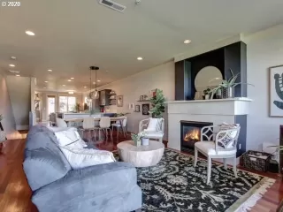 Photo #1: 20327312 Listing