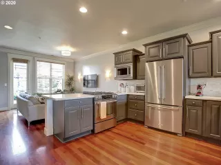 Photo #6: 20327312 Listing