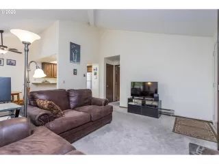 Photo #4: 20328262 Listing 