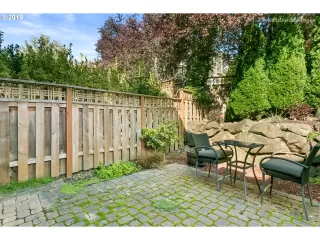 Photo #4: 20328436 Listing