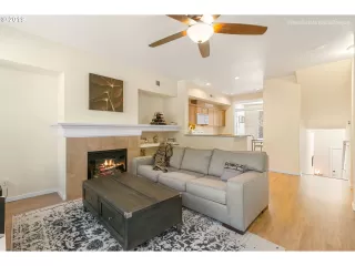 Photo #6: 20328436 Listing