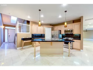 Photo #3: 20328677 Listing