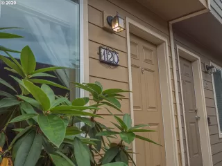 Photo #1: 20328995 Listing