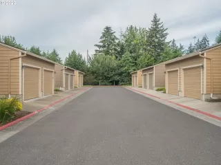 Photo #6: 20328995 Listing