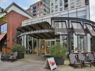 More Details about MLS # 20329208 : 327 NW PARK AVE #3A