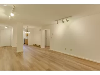 Photo #1: 20329684 Listing 