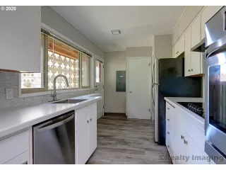 Photo #2: 20329764 Listing