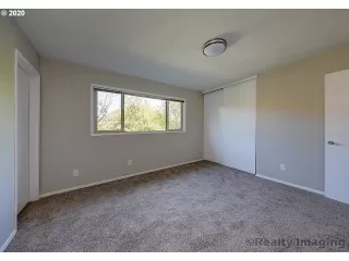 Photo #6: 20329764 Listing