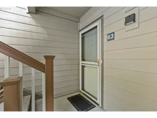 Photo #6: 20330434 Listing