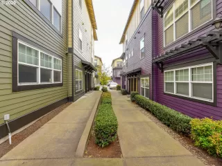 Photo #2: 20330498 Listing