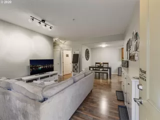 Photo #5: 20330498 Listing