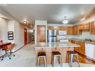 Photo #3: 20330700 Listing