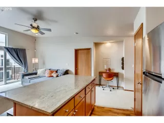 Photo #6: 20330700 Listing