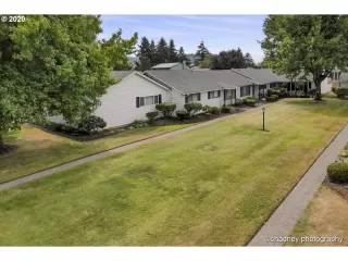 Photo #1: 20331072 Listing