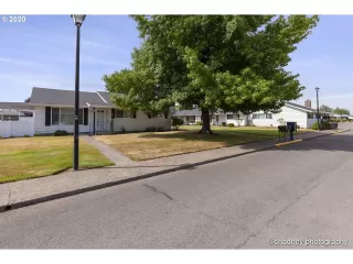 Photo #2: 20331072 Listing