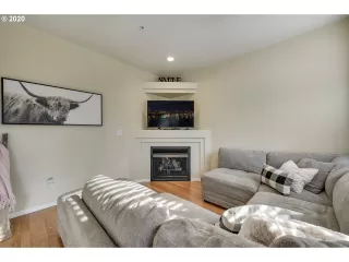 Photo #1: 20331686 Listing