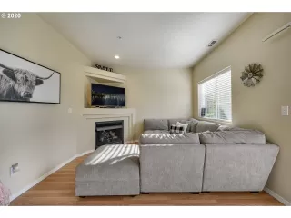 Photo #2: 20331686 Listing