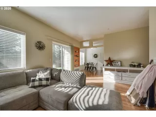 Photo #4: 20331686 Listing