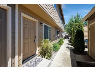 Photo #1: 20332919 Listing