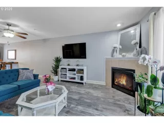 Photo #3: 20332919 Listing