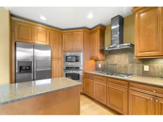 Photo #4: 20333410 Listing