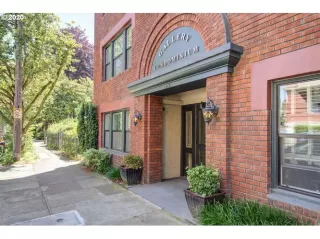 Photo #2: 20333550 Listing 