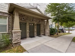 Photo #3: 20333937 Listing