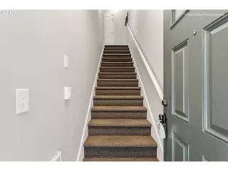 Photo #4: 20333937 Listing