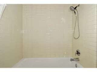 Photo #4: 20334244 Listing 