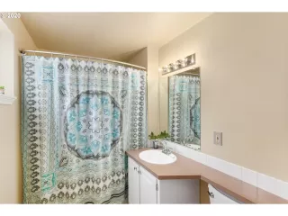 Photo #3: 20334346 Listing