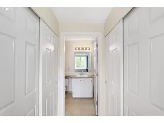 Photo #4: 20334346 Listing