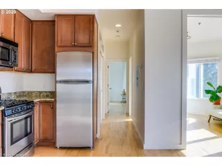 Photo #4: 20334558 Listing 