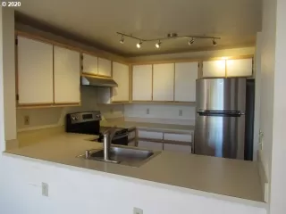 Photo #3: 20334561 Listing